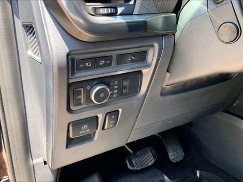 Used 2021 Ford F150 Platinum w/ FX4 Off-Road Package AWD/4WD image 36