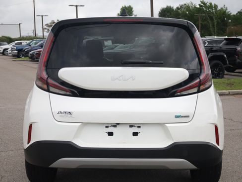 Used 2023 Kia Soul EX FWD image 4
