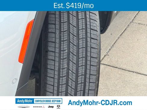 Used 2023 Jeep Grand Cherokee L Limited w/ Luxury Tech Group II AWD/4WD image 11