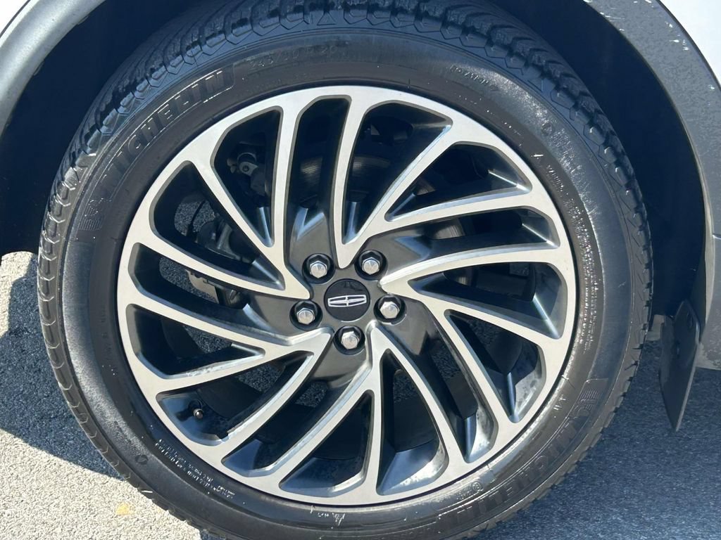 Used 2019 Lincoln Nautilus Reserve FWD image 9