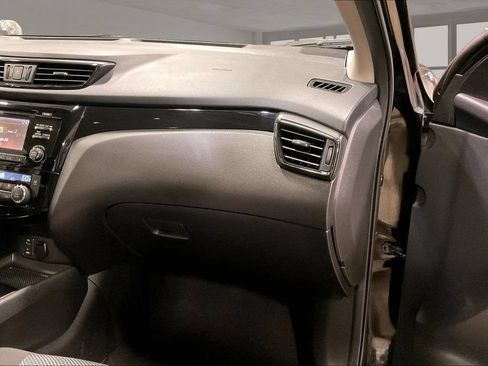 Used 2018 Nissan Rogue Sport SV AWD/4WD image 25