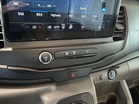 Used 2024 Ford E-Transit Base image 24