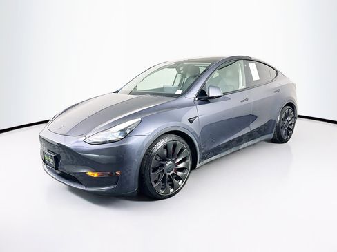 Used 2022 Tesla Model Y Performance image 3