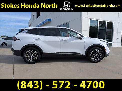 Used 2023 Kia Sportage EX image 3