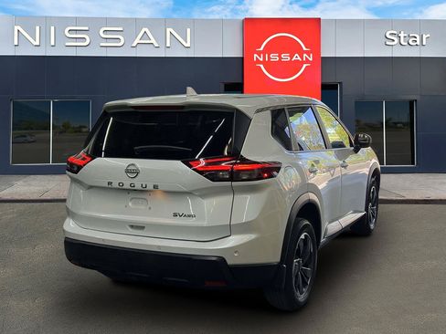 Used 2024 Nissan Rogue SV AWD/4WD image 6