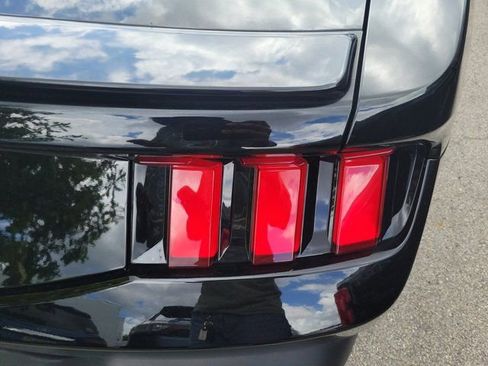Used 2025 Ford Mustang Premium RWD image 4
