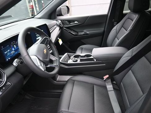 New 2026 Chevrolet Equinox LT image 8