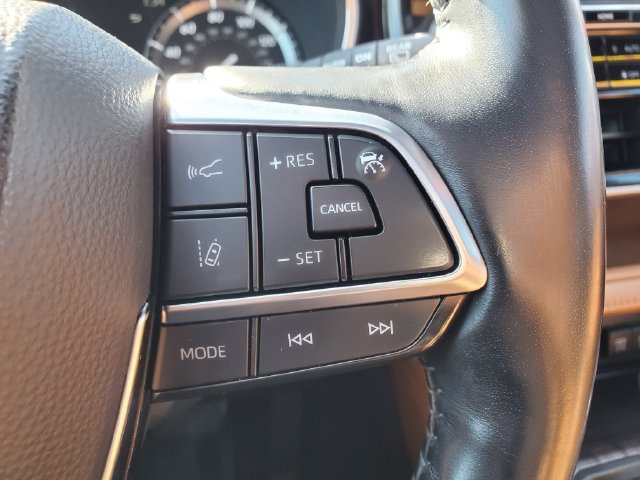 Used 2021 Toyota Highlander Platinum AWD/4WD image 26