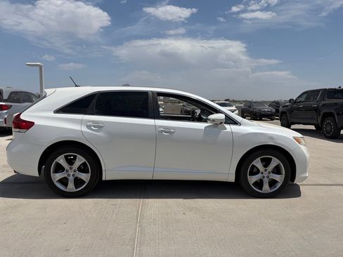 Used 2014 Toyota Venza XLE w/ XLE Premium Package FWD image 3