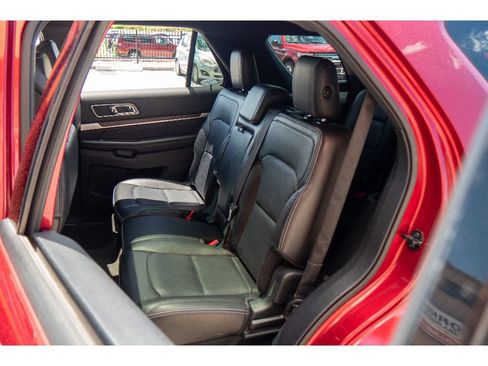 Used 2018 Ford Explorer Limited w/ Equipment Group 301A AWD/4WD image 19