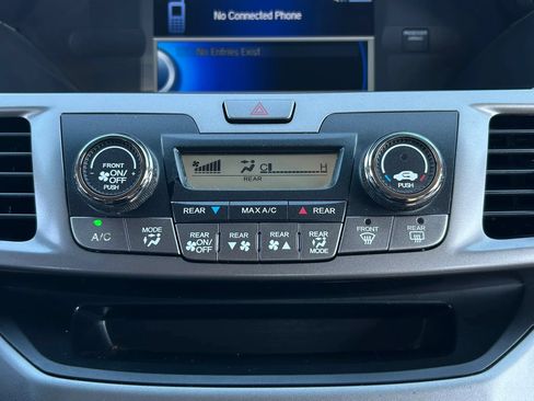 Used 2015 Honda Odyssey LX image 32