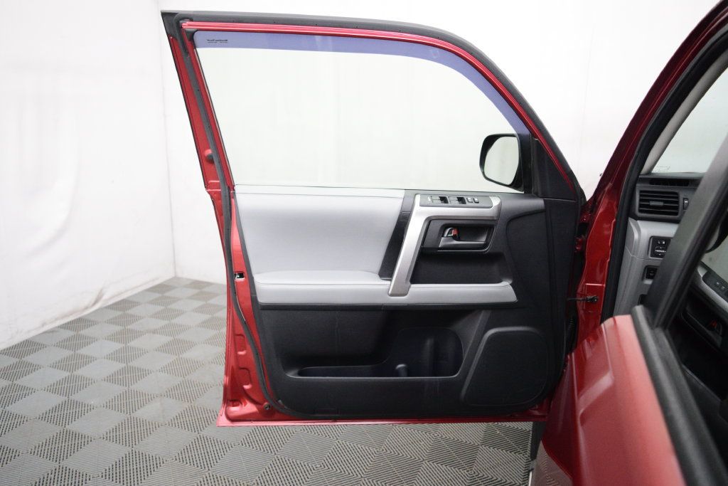 Used 2013 Toyota 4Runner SR5 w/ Convenience Pkg AWD/4WD image 9