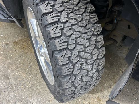 Used 2012 Chevrolet Suburban LTZ image 29