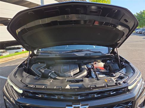 Used 2024 Chevrolet Traverse RS AWD/4WD image 10