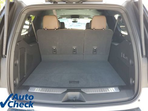 Used 2026 Chevrolet Suburban High Country RWD image 10