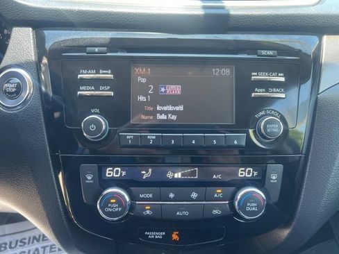 Used 2016 Nissan Rogue SV AWD/4WD image 26