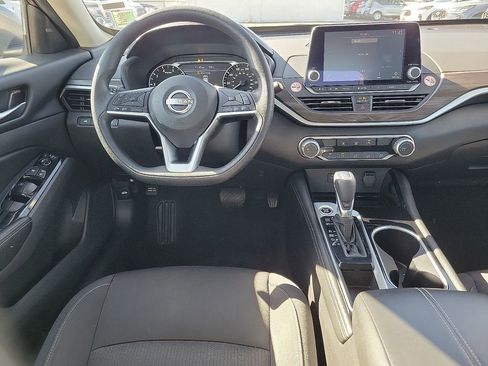 Used 2023 Nissan Altima 2.5 SV image 8