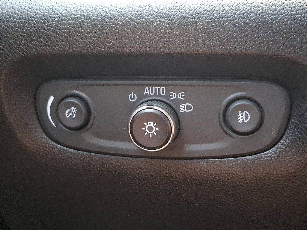 Used 2019 Chevrolet Traverse Premier FWD image 27