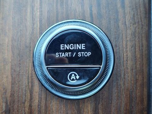 Used 2024 Mercedes-Benz C 300 Sedan image 19