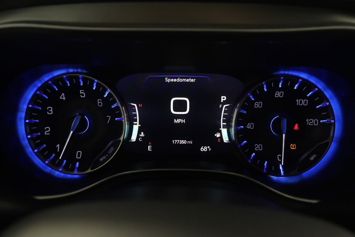 Used 2019 Chrysler Pacifica Touring-L Plus w/ S Appearance Package FWD image 18