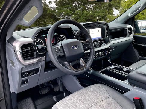 Used 2022 Ford F150 XL w/ Trailer Tow Package image 19