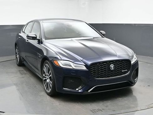 Used 2024 Jaguar XF R-Dynamic SE AWD/4WD image 2