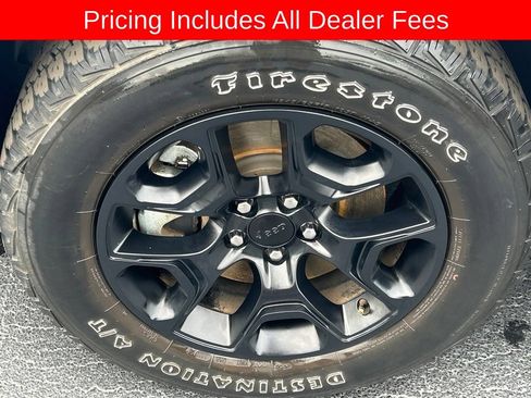 Used 2022 Jeep Cherokee Latitude AWD/4WD image 23