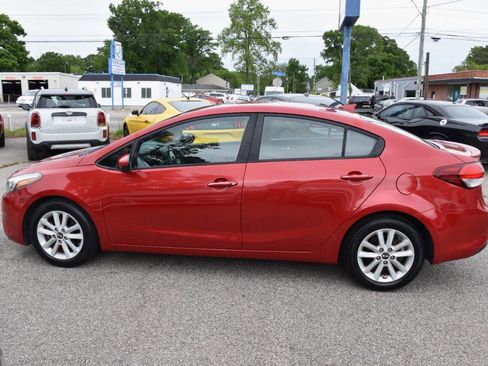 Used 2017 Kia Forte S FWD image 9