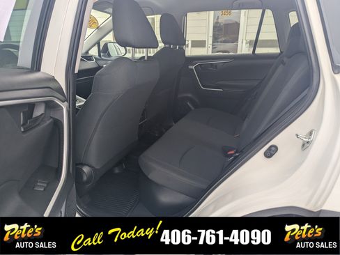 Used 2020 Toyota RAV4 LE image 16