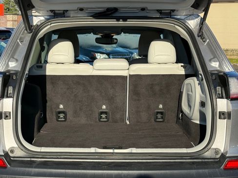 Used 2020 Jeep Cherokee Limited w/ Luxury Group image 7