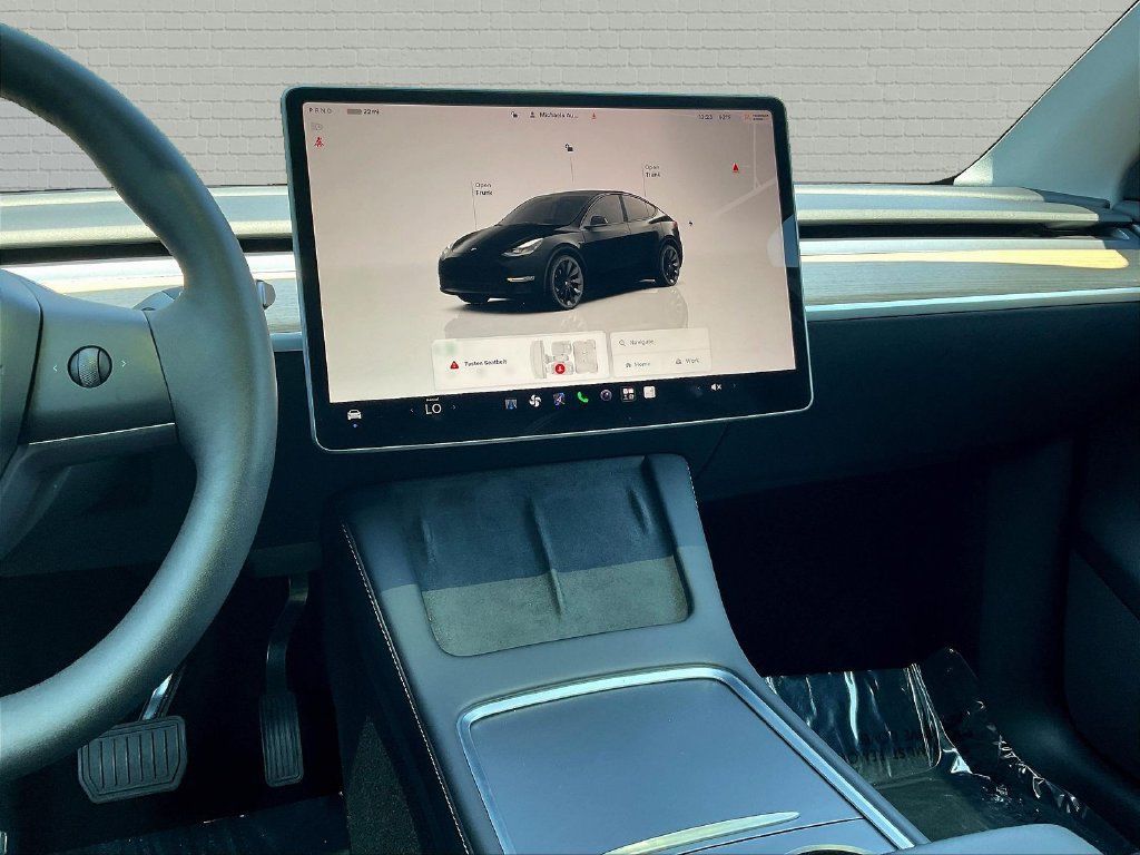 Used 2024 Tesla Model Y Long Range AWD/4WD image 8