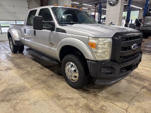 Used 2011 Ford F350 XL w/ Skid Plate Pkg image 5