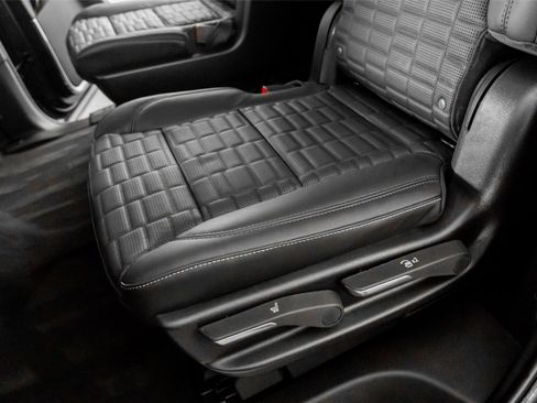 Used 2026 Cadillac Escalade V w/ LPO, ONYX Package image 28