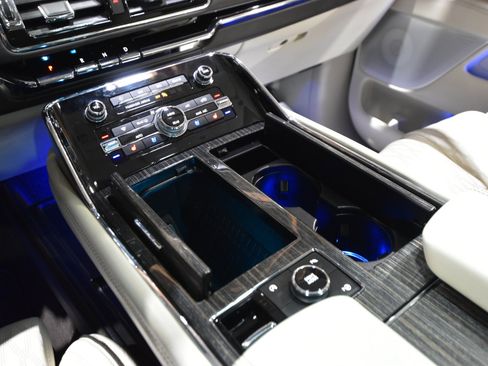 Used 2018 Lincoln Navigator Black Label w/ Cargo Package image 40