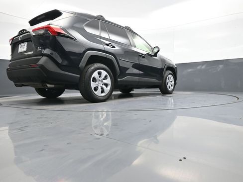 Used 2019 Toyota RAV4 LE image 28
