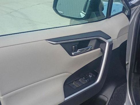 Used 2024 Toyota RAV4 XLE Premium image 9