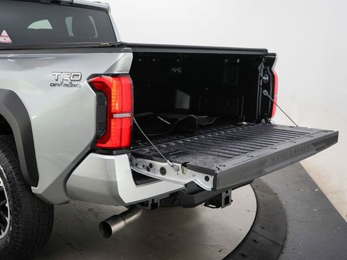 Used 2026 Toyota Tacoma TRD Off-Road AWD/4WD image 12