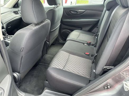 Used 2020 Nissan Rogue S FWD image 11