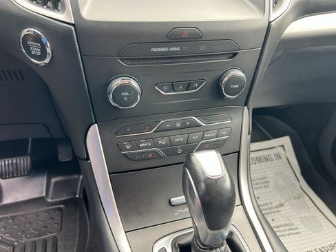 Used 2017 Ford Edge SEL w/ Equipment Group 201A image 9