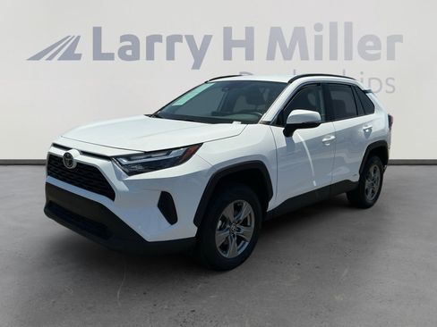 Certified 2025 Toyota RAV4 LE AWD/4WD image 1