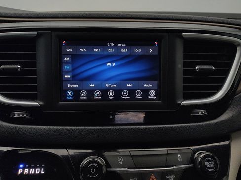 Used 2021 Chrysler Voyager Lxi image 25