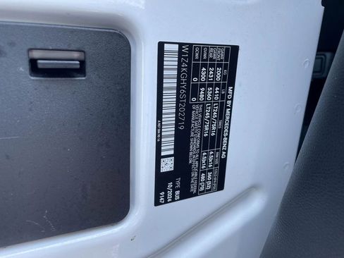 Used 2025 Mercedes-Benz Sprinter 2500 image 46