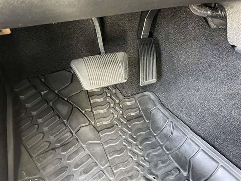 Used 2014 Jeep Wrangler Unlimited Sahara w/ Max Tow Package image 15