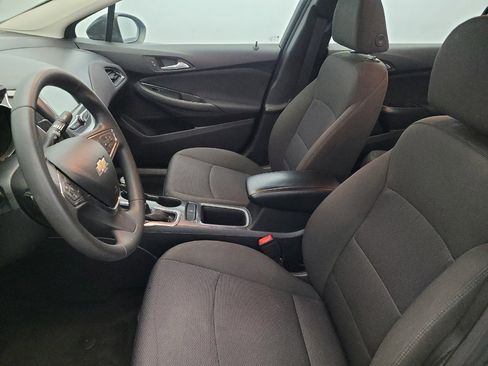 Used 2018 Chevrolet Cruze LT FWD image 17