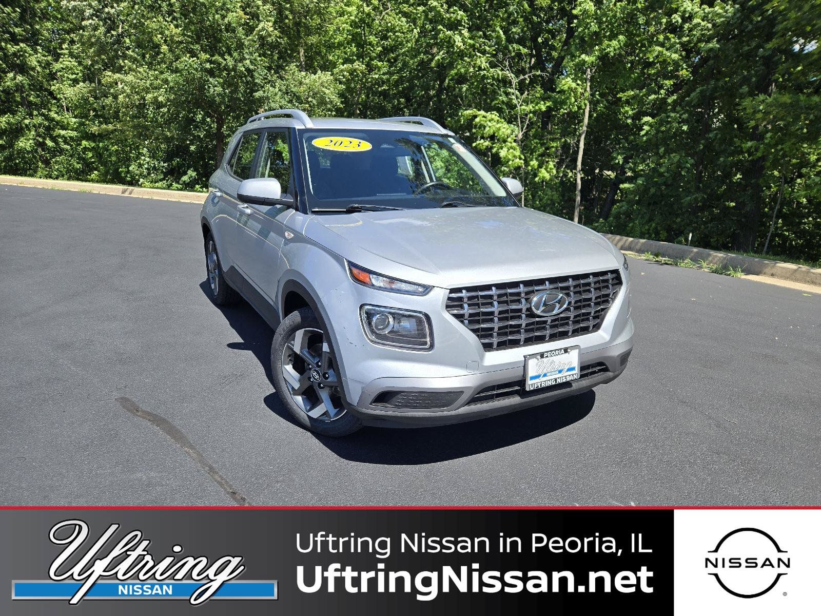 Used 2023 Hyundai Venue SEL FWD image 1