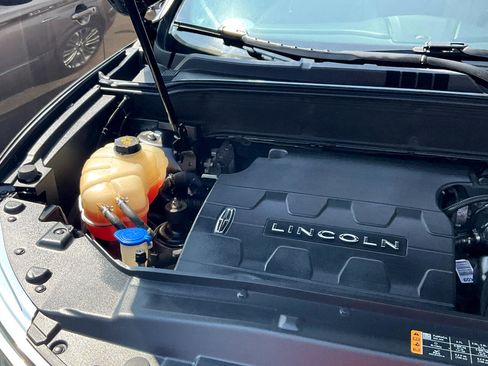 Used 2018 Lincoln MKX Reserve w/ Lincoln MKX Climate Package image 40