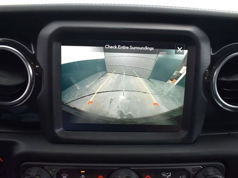 Used 2023 Jeep Wrangler Altitude image 23