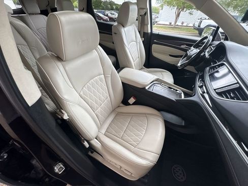 Certified 2022 Buick Enclave Avenir w/ Avenir Technology Package AWD/4WD image 28