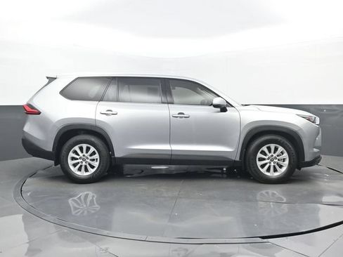 Used 2024 Toyota Grand Highlander FWD image 2