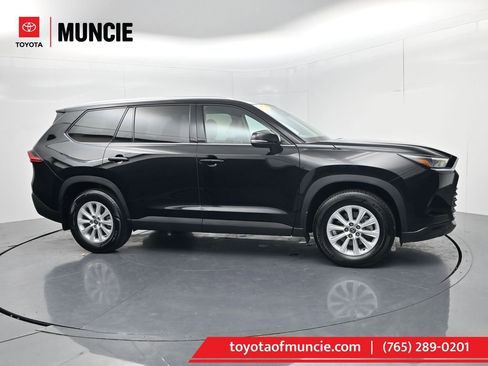 Used 2024 Toyota Grand Highlander AWD image 1